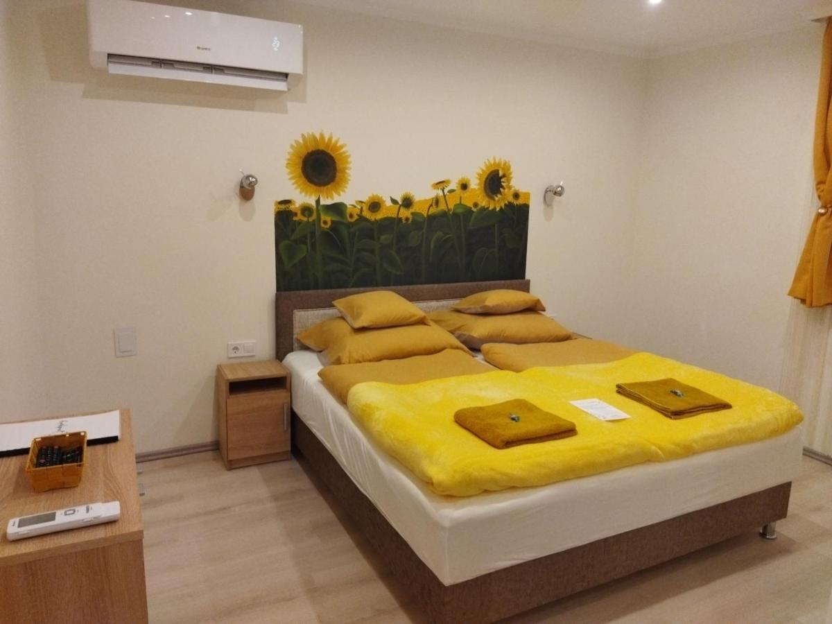Csengo Vendeghaz Hotell Kiskoros Exteriör bild
