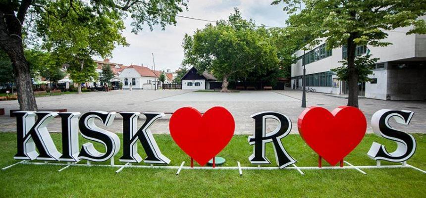 Csengo Vendeghaz Hotell Kiskoros Exteriör bild